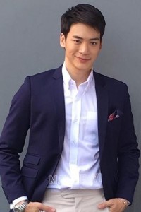 Bie Sukrit Wisetkaew